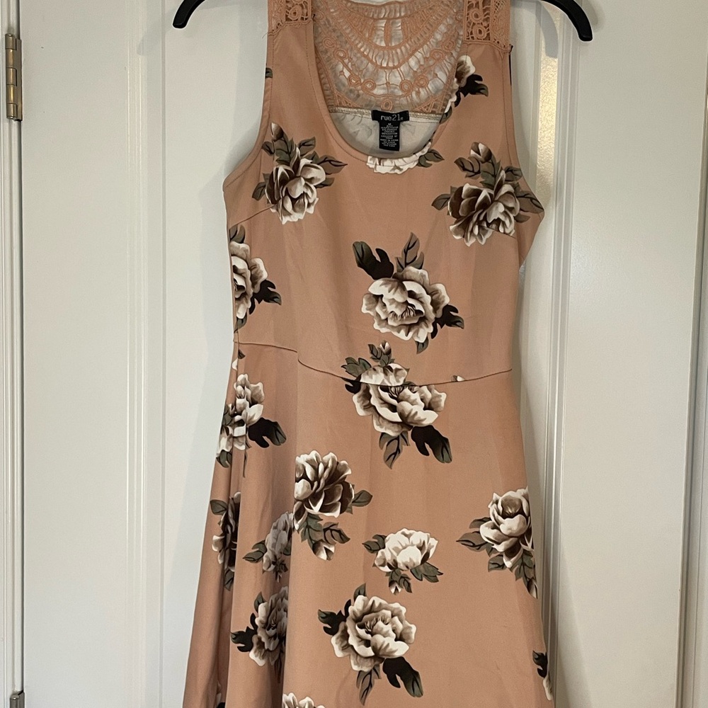 Floral Sleeveless Dress - Tan